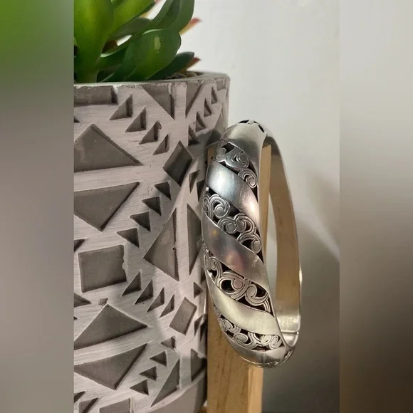 Brighton Silver Tone Clapper Vintage Bracelet Bangle 5/8” Wide w/Scroll Detail - Picture 1 of 5